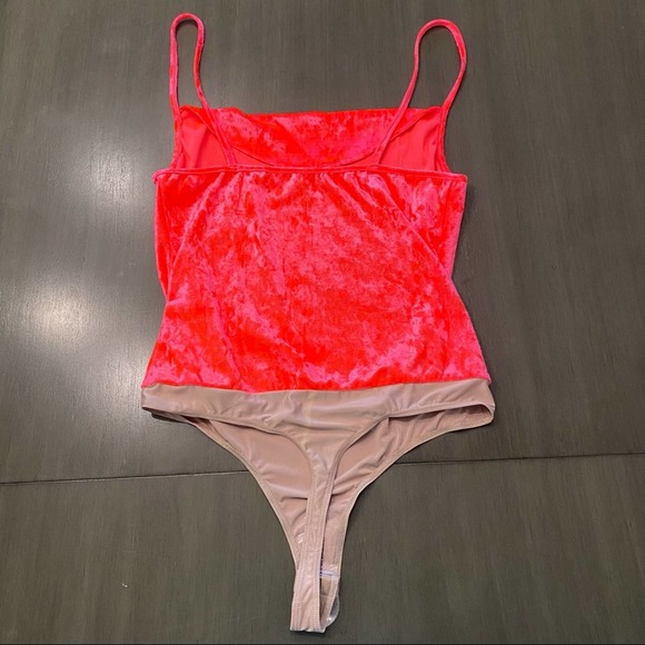 AMANDA UPRICHARD Neon Pink Bodysuit - Picture 5 of 7